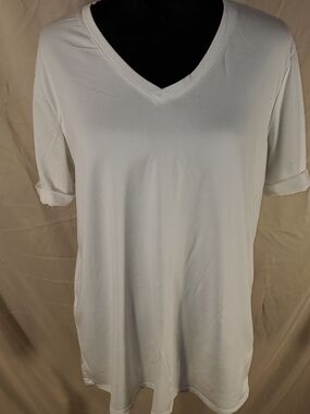 32 Degrees Women's White V-Neck Short Sleeve Tee - M
